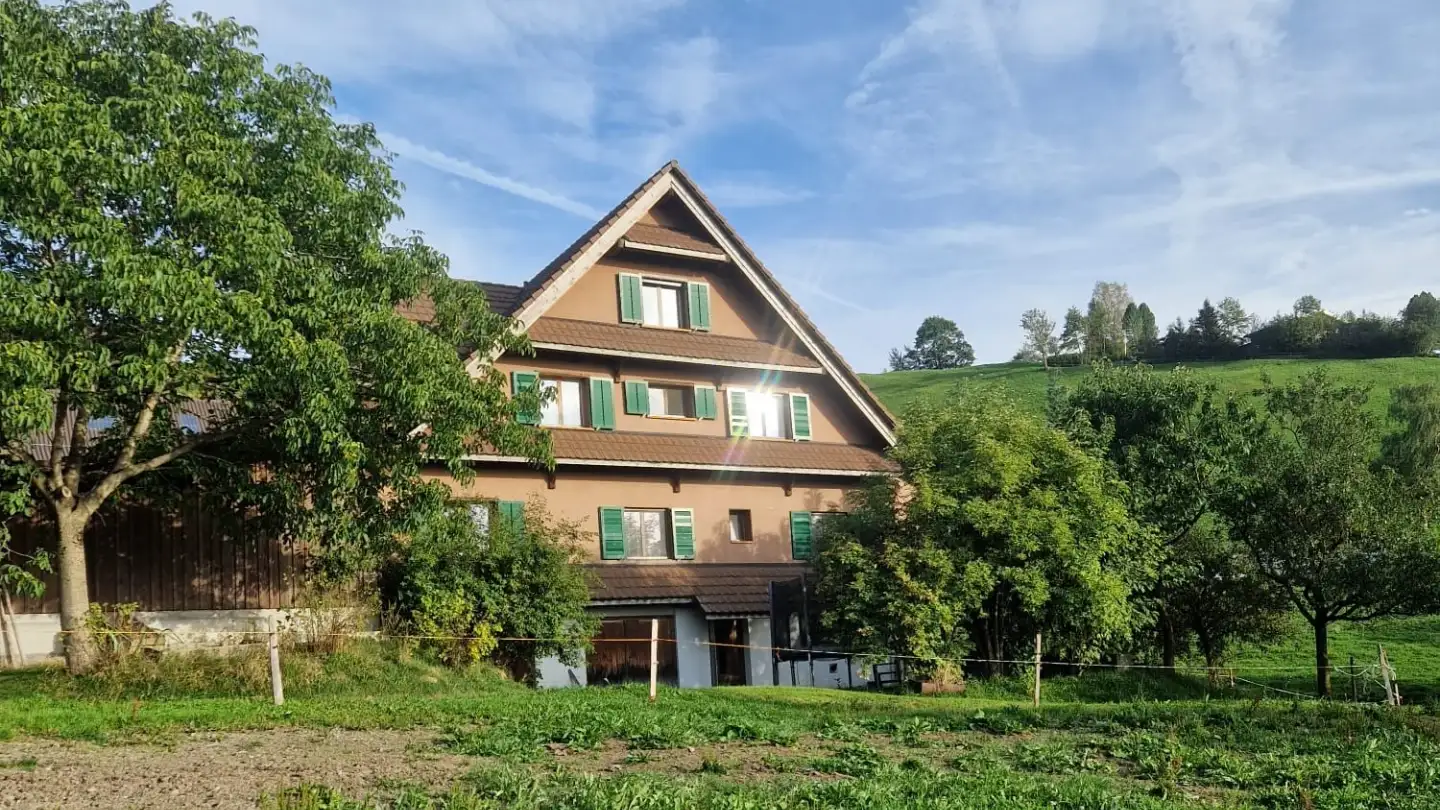Dachgeschosswohnung mieten - Grindelstrasse, 6315 Oberägeri