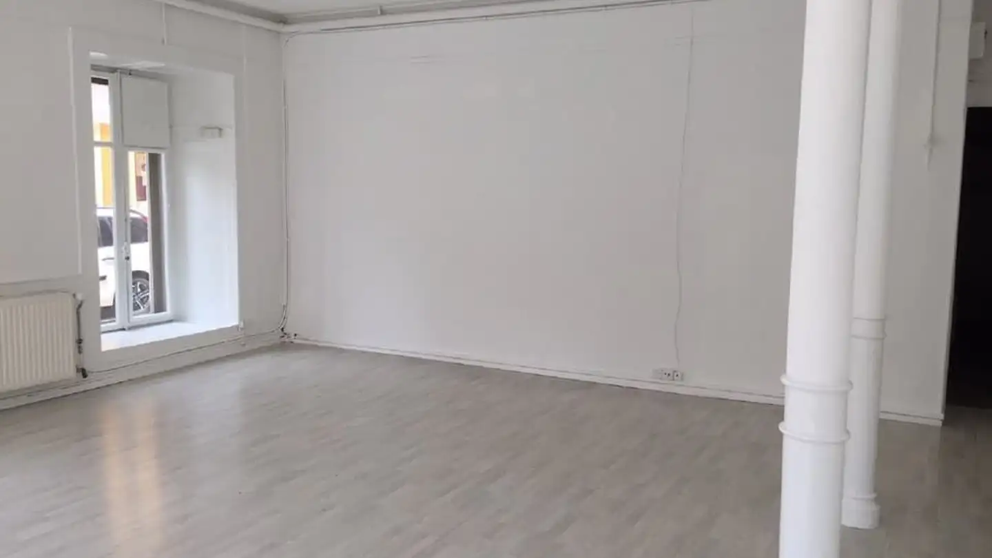 Commerciale in affitto - Rue Du Premier-Mars 4, 2300 La Chaux-de-Fonds