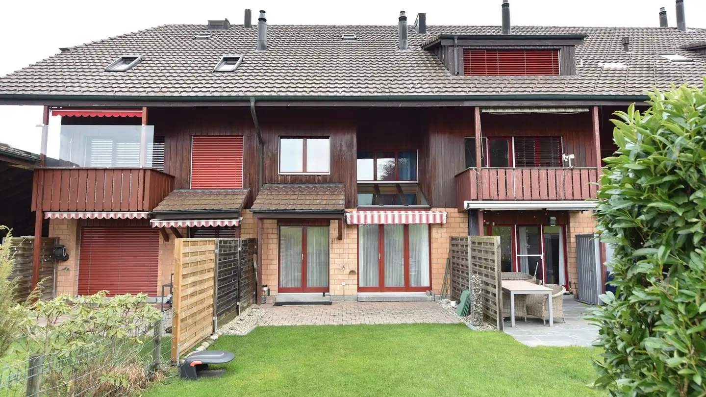 Row house for sale - Scheunenberg 133, 3251 Wengi b. Büren