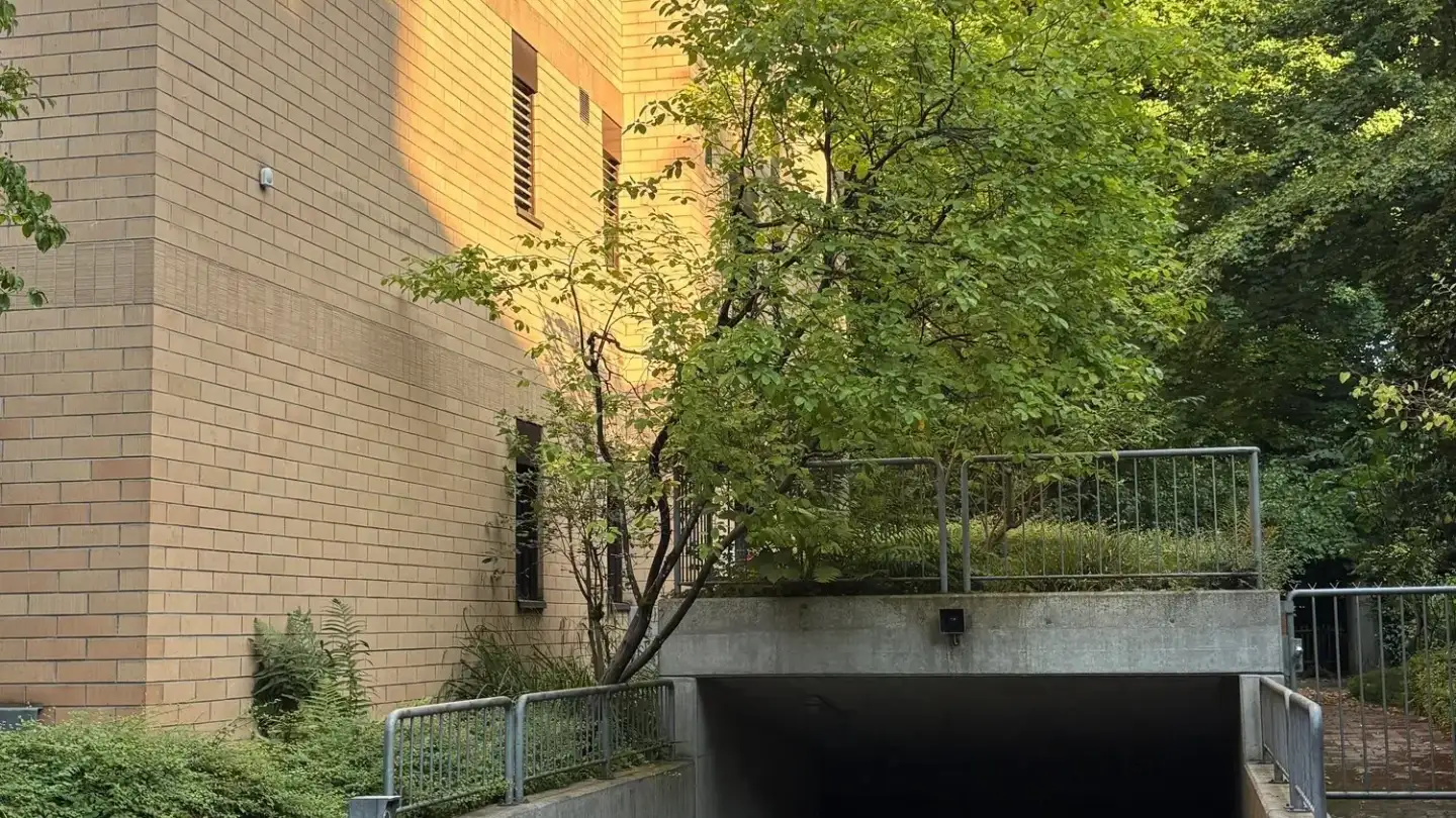 Underground parking space for rent - Grellingerstrasse 16, 4052 Basel