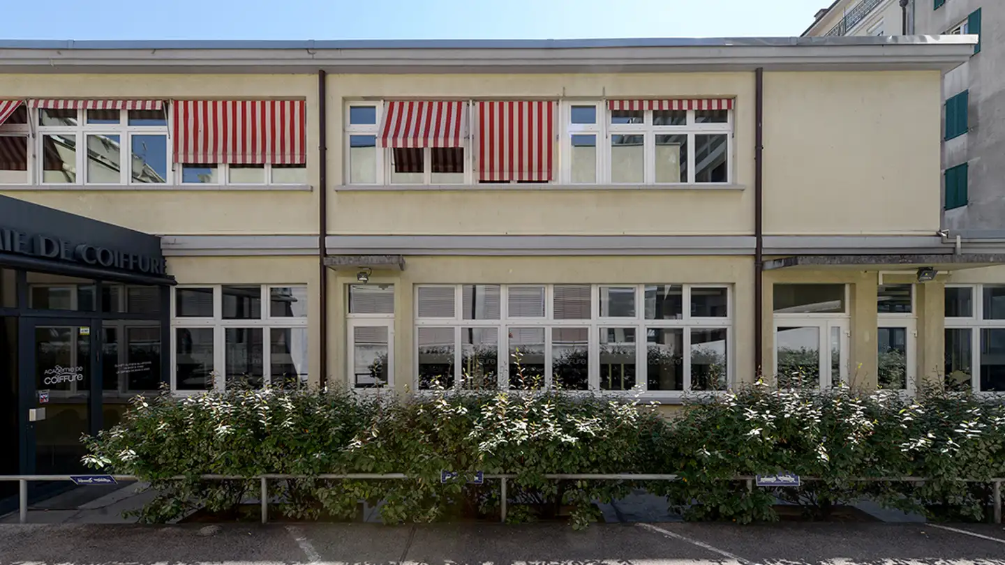 Place de parking souterraine à louer - Rue Du Môle 34, 1201 Genève