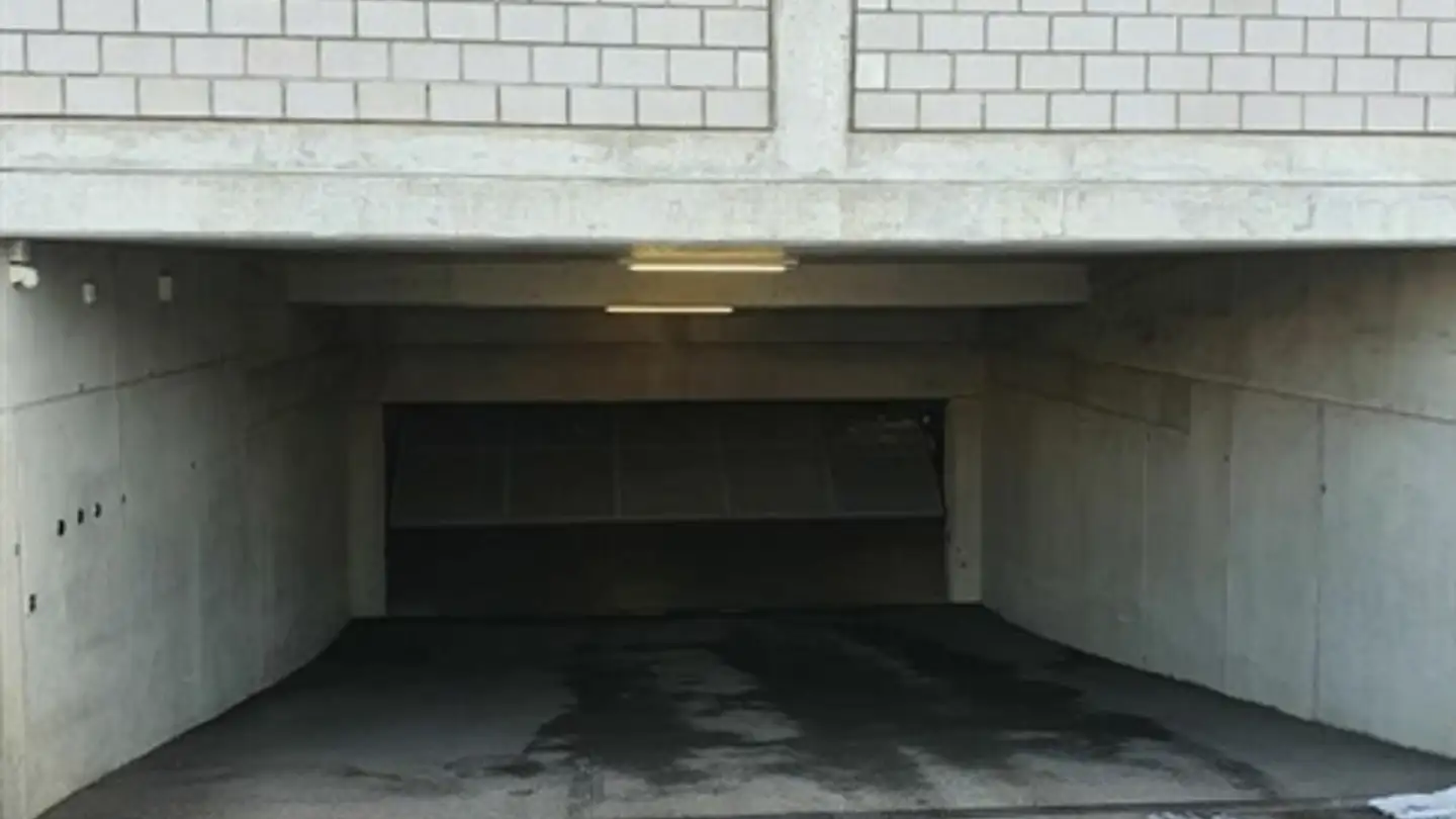 Parcheggio esterno in affitto - Otmarweg 2, 8617 Mönchaltorf - Photo 2