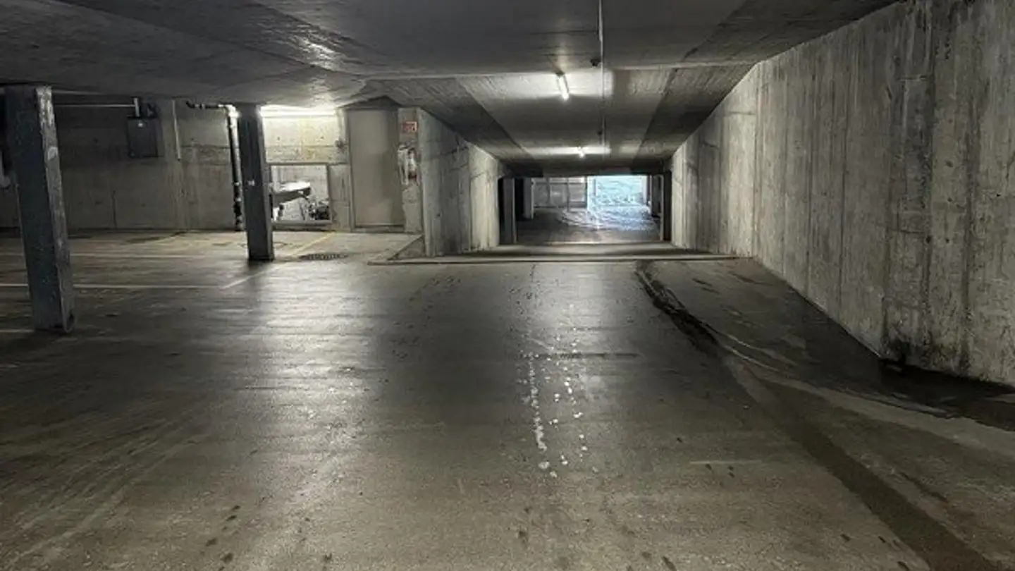 Tiefgaragenstellplatz mieten - Schaufelweg 7, 3098 Schliern b. Köniz
