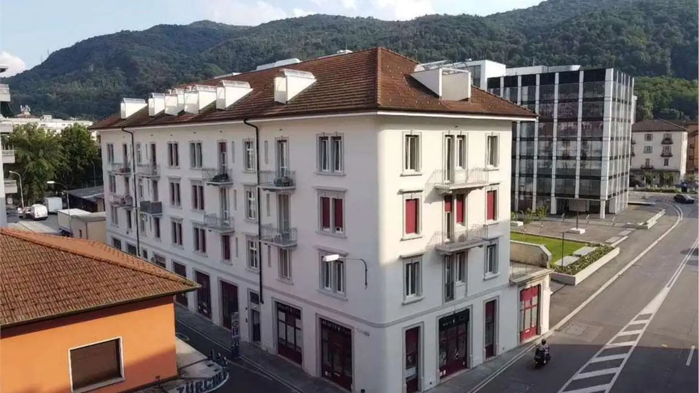 Residential building for sale - 6830 Chiasso