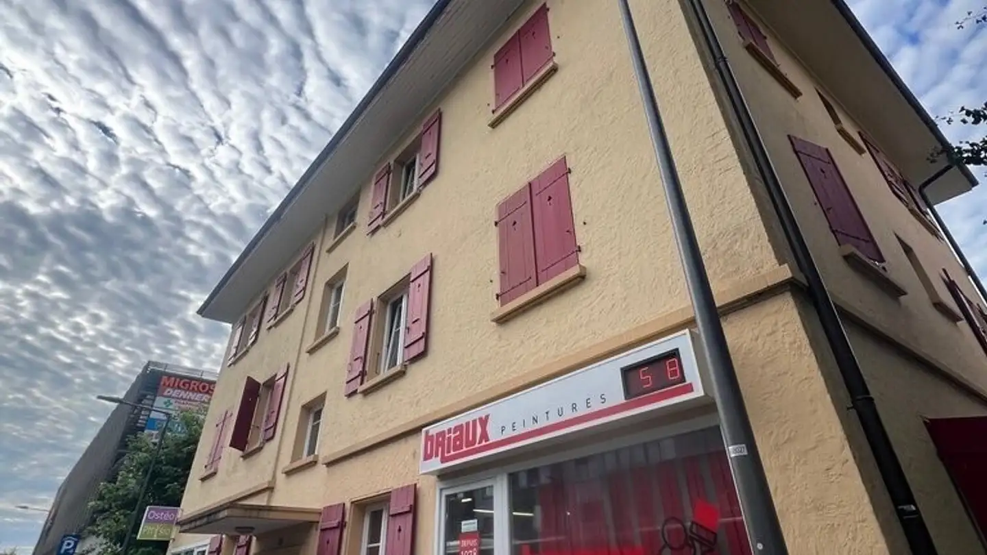 Place de parking extérieure à louer - 1020 Renens VD