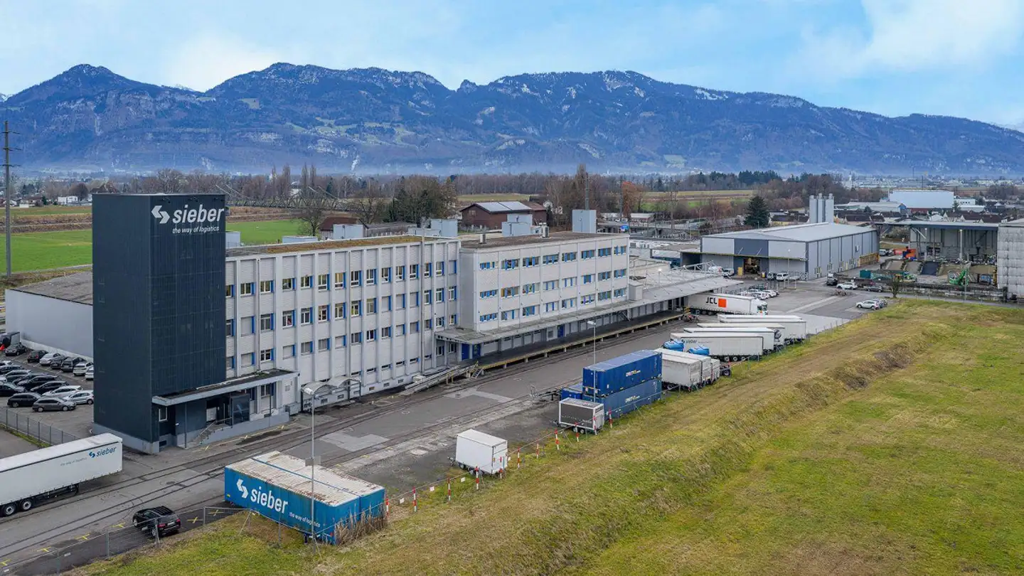 Outdoor parking space for rent - Industriestrasse 64, 9443 Widnau - Photo 2