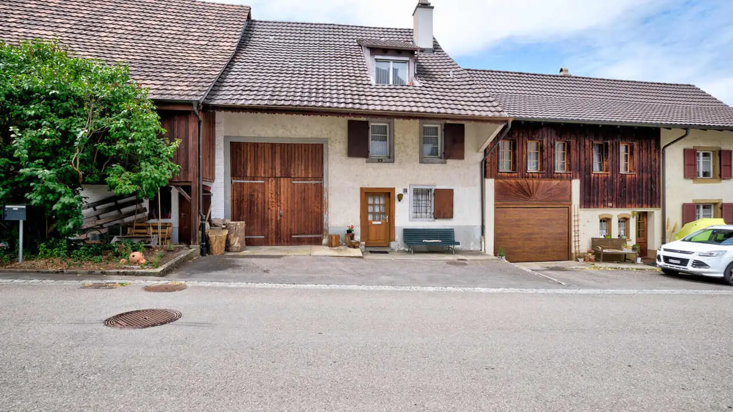 Cave house for sale - Dorfstrasse, 4431 Bennwil