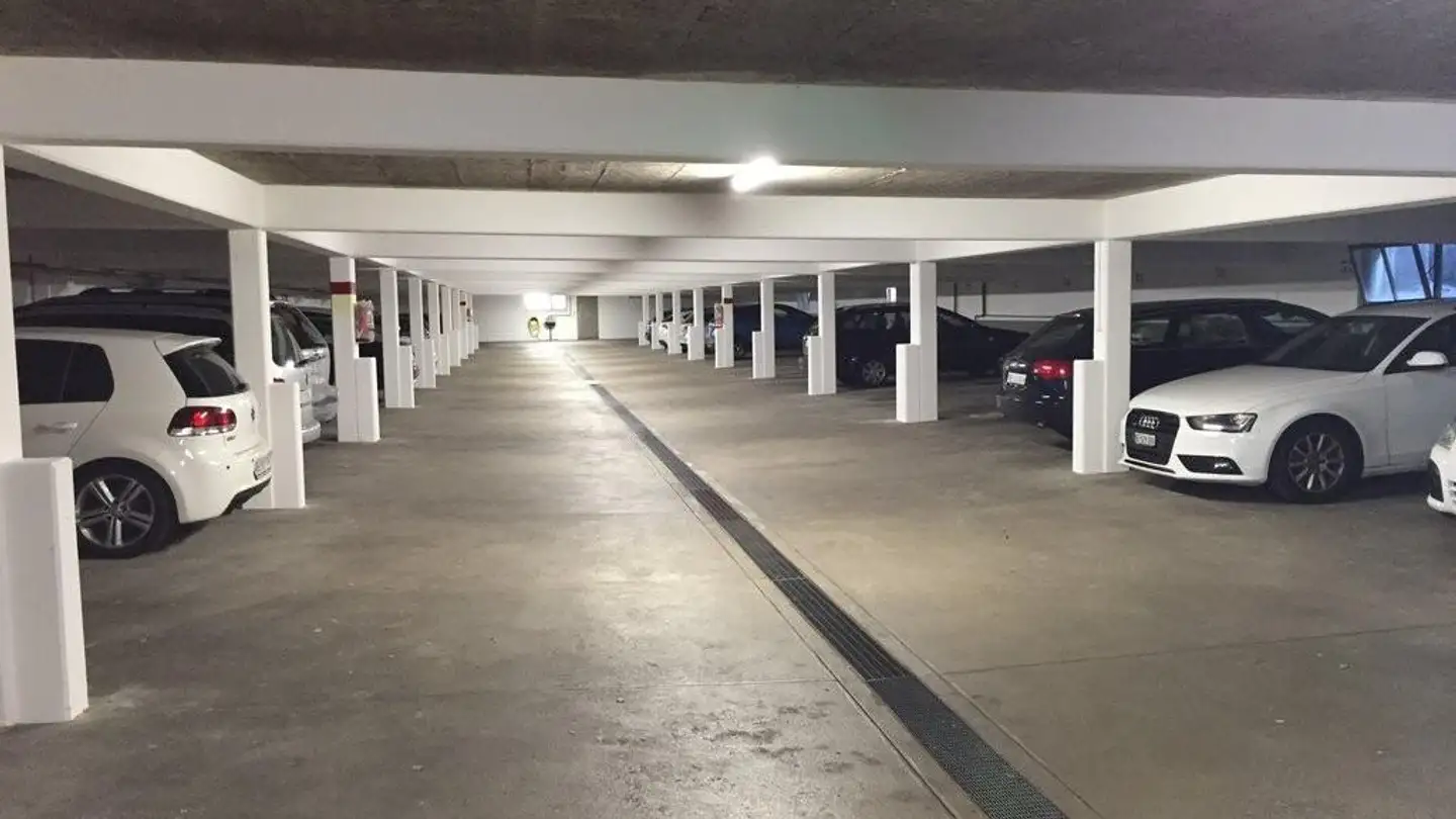 Tiefgaragenstellplatz mieten - Kirchstrasse 146, 3084 Wabern