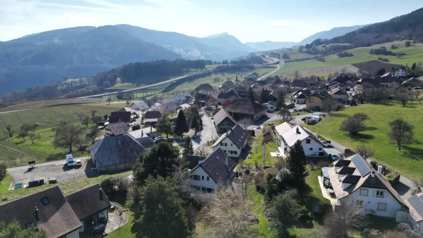 Row house for sale - En Sonville, 1357 Lignerolle