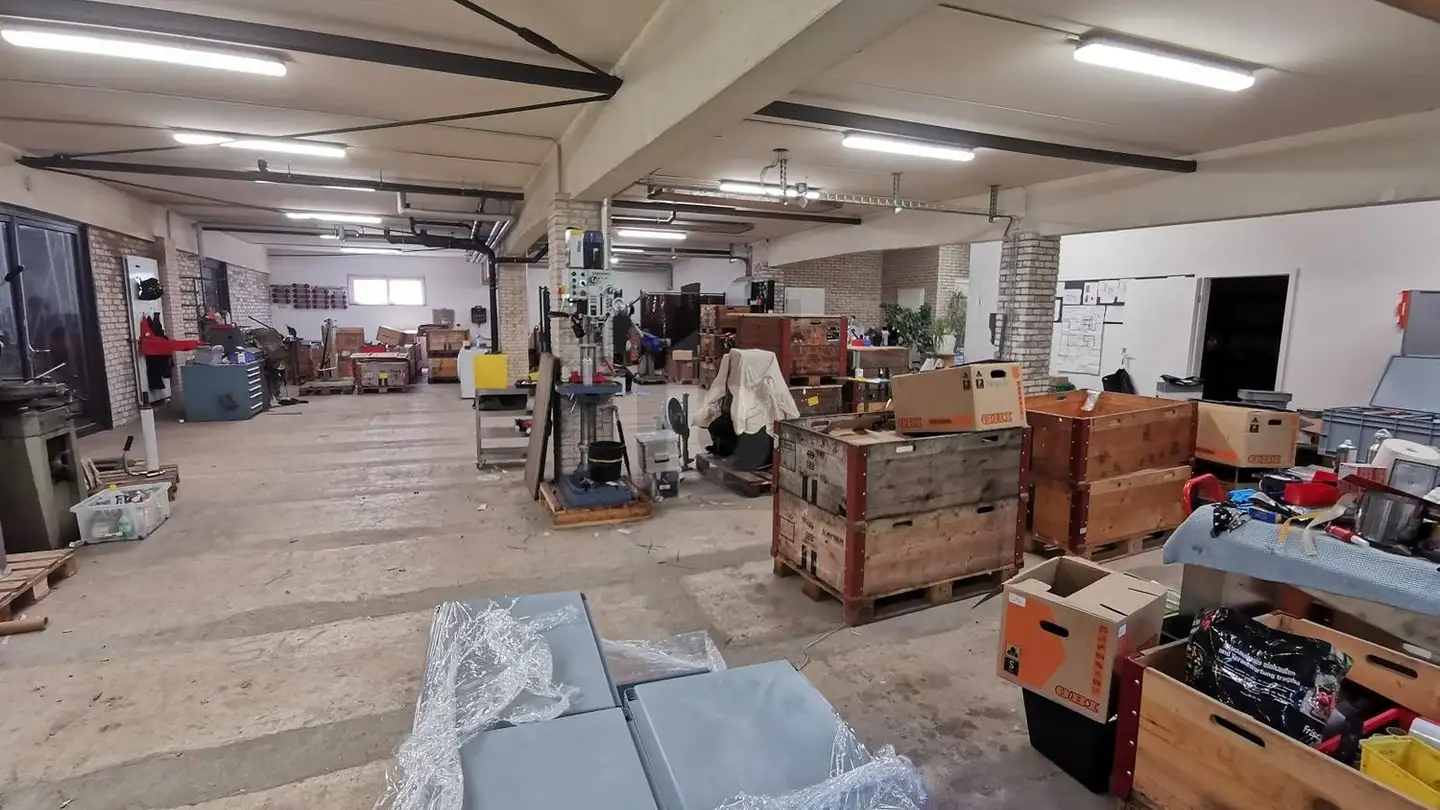 Immeuble industriel à louer - 4112 Bättwil