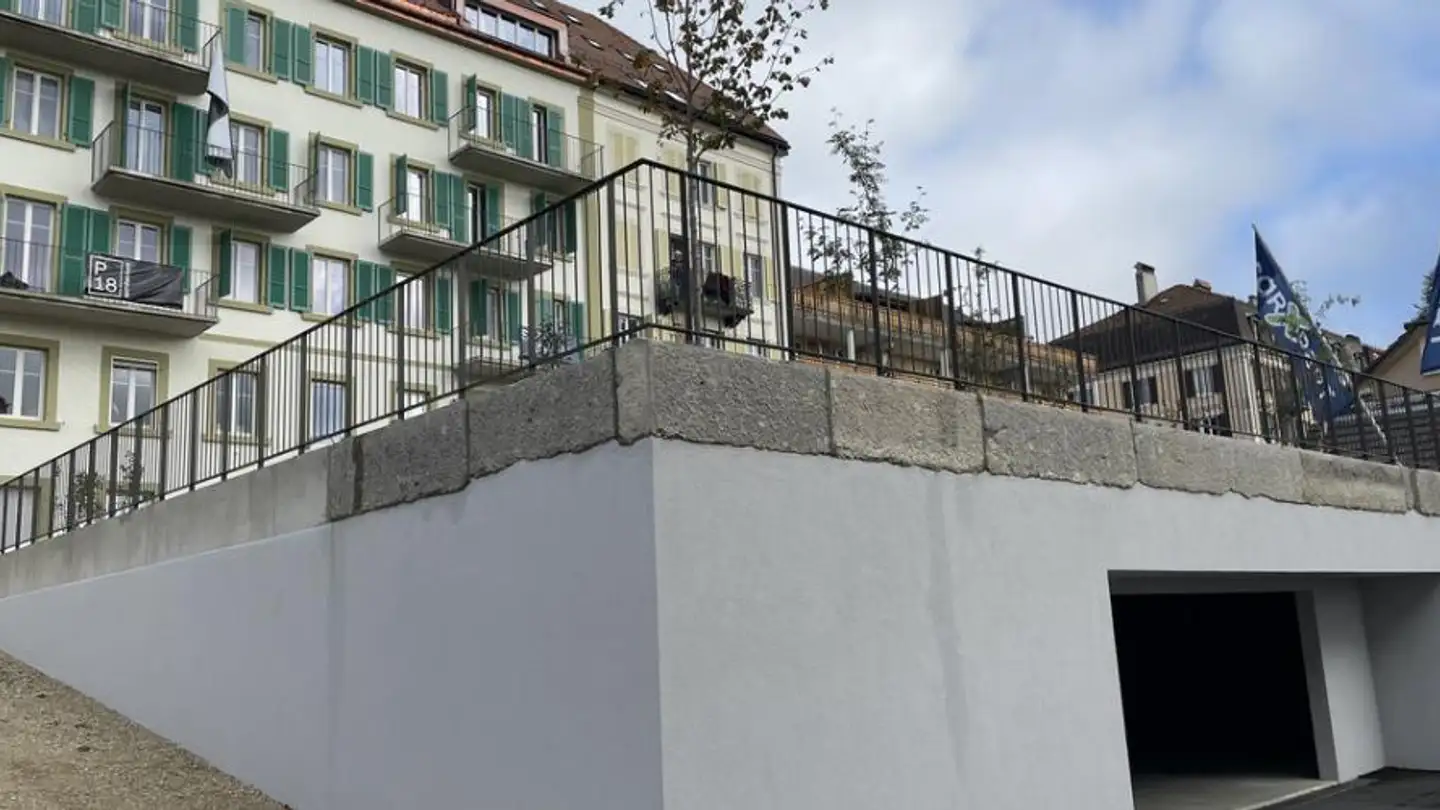Place de parking souterraine à louer - Rue du Temple-Allemand 99, 2300 La Chaux-de-Fonds