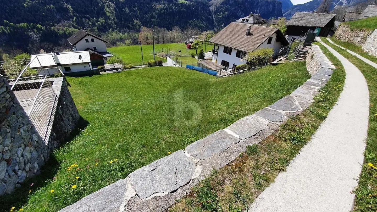 Constructible plot for sale - 6760 Rossura