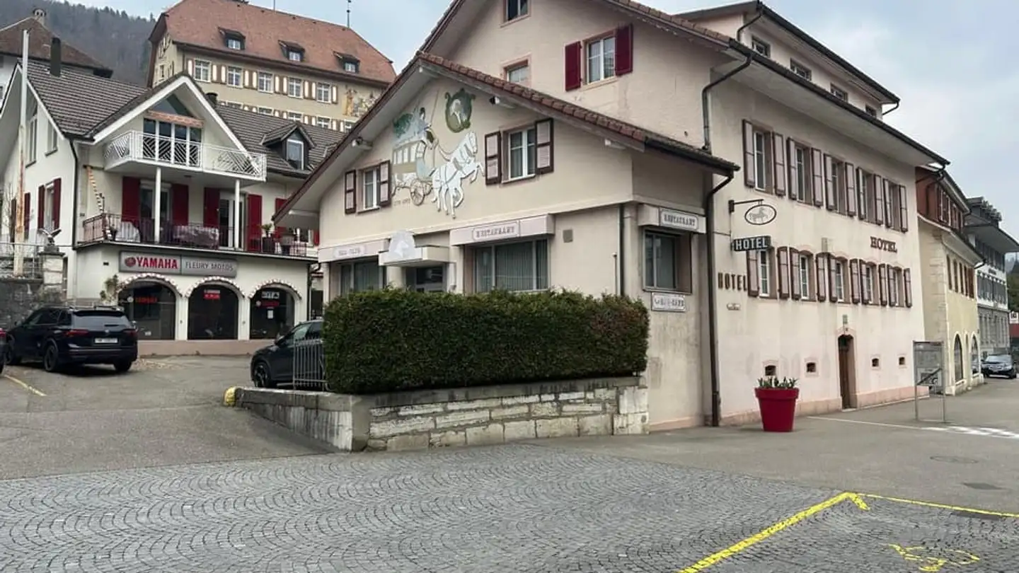 Commercial for sale - 2740 Moutier