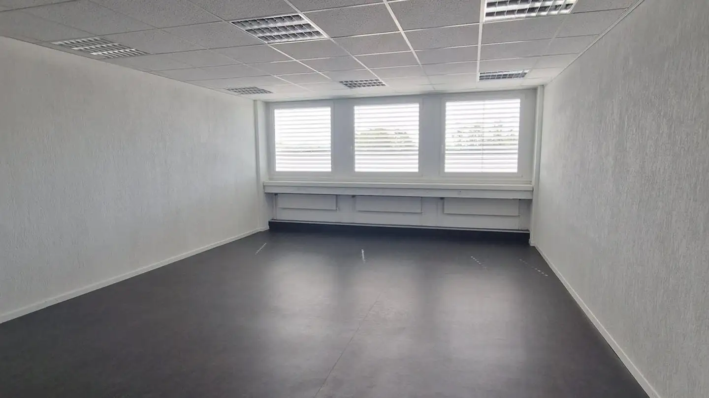 Bureau à louer - Hölzliwisenstrasse 5, 8604 Volketswil - Photo 2