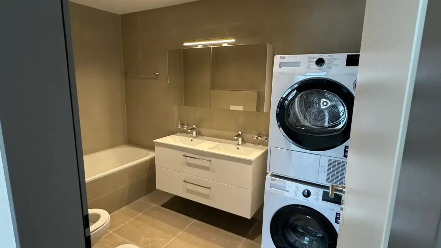 Appartement à louer - Viale C. Olgiati 29, 6512 Giubiasco - Photo 3