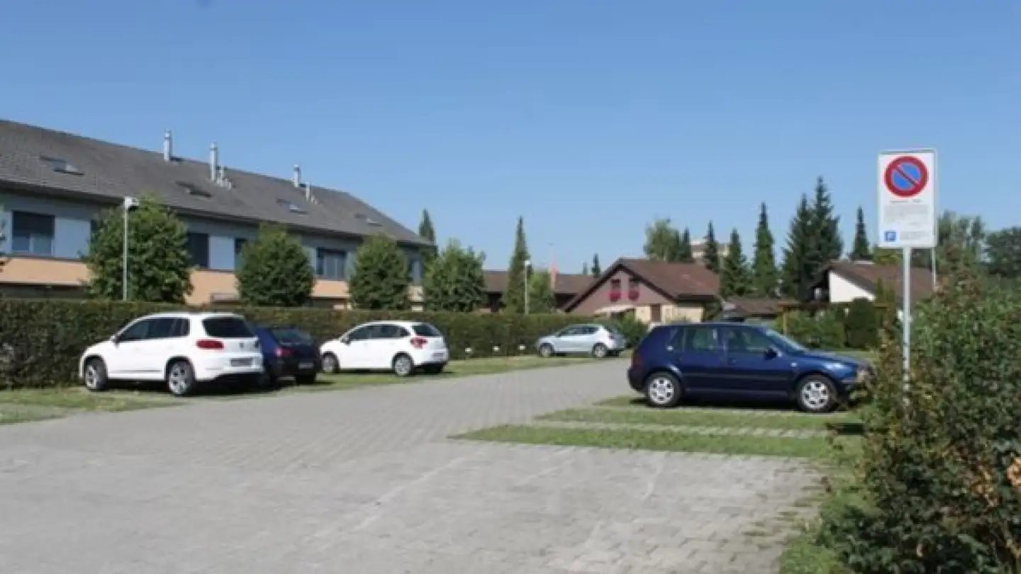 Parkplatz im Freien mieten - Sustenweg 1, 6020 Emmenbrücke