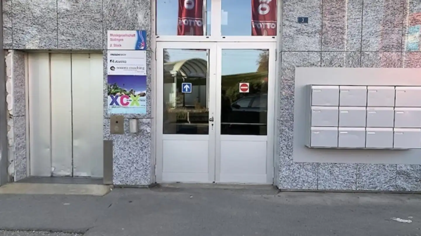 Gewerbe mieten - Warpelstrasse 3, 3186 Düdingen