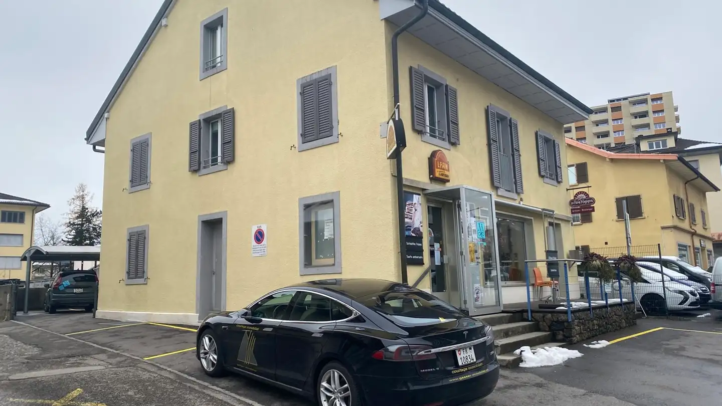 Mixed-use building for sale - Rue De Vevey 61, 1630 Bulle - Photo 2