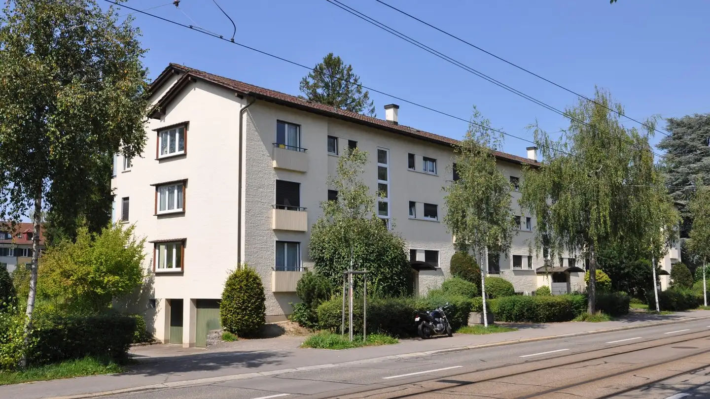 Single garage for rent - Hofwiesenstrasse 243, 8057 Zürich