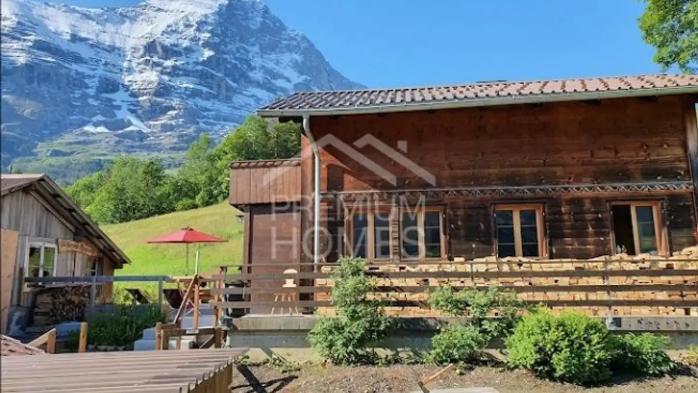 Mixed-use building for sale - 3818 Grindelwald - Photo 4