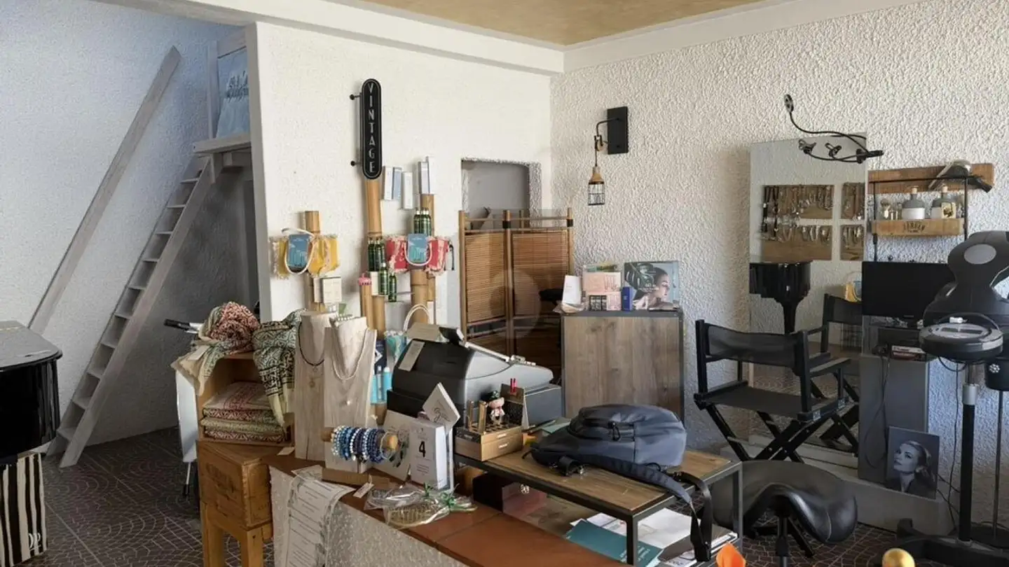 Shop for sale - 6815 Melide - Photo 2