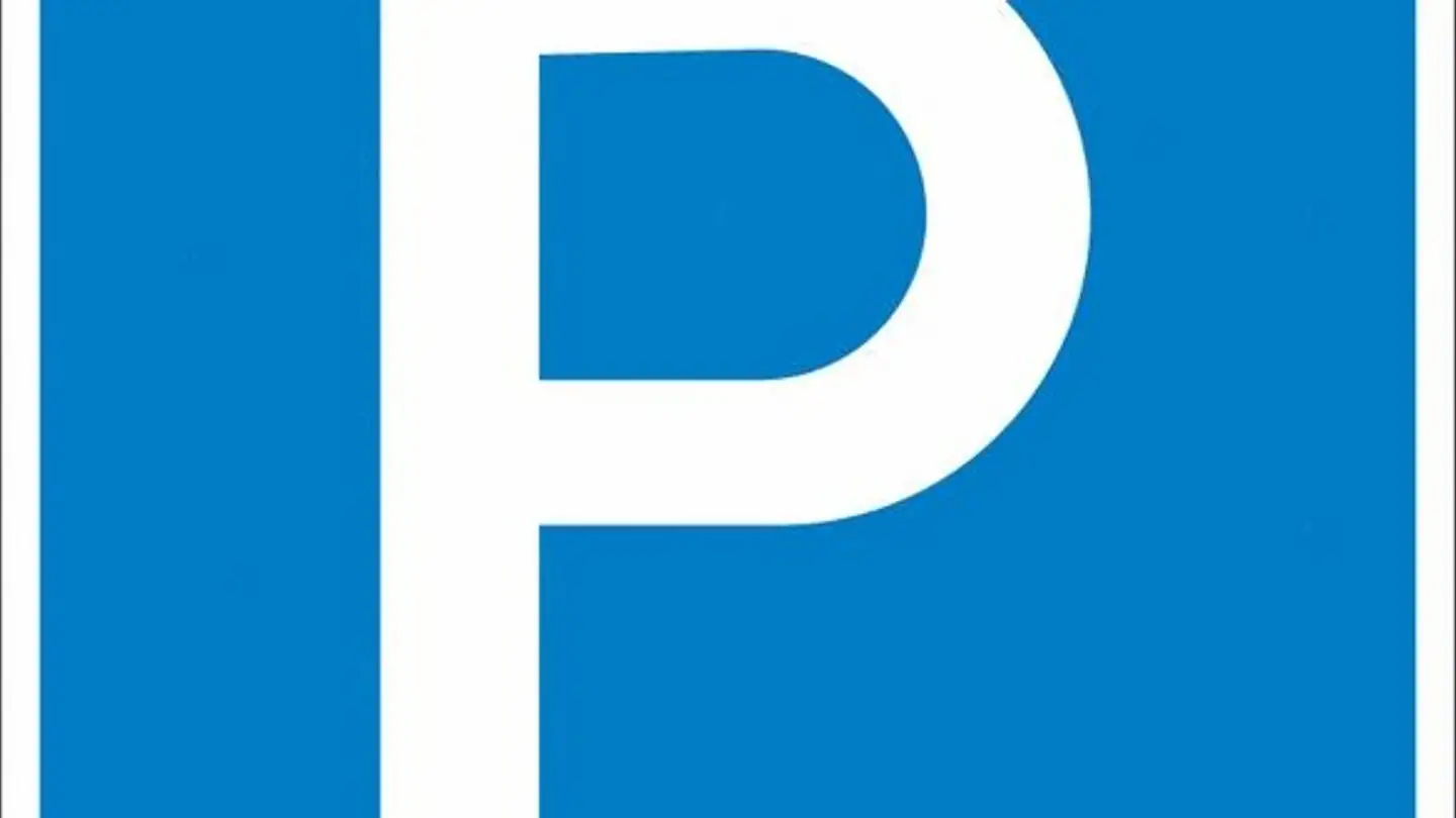 Place de parking extérieure à louer - Obstgartenstrasse, 8703 Erlenbach ZH