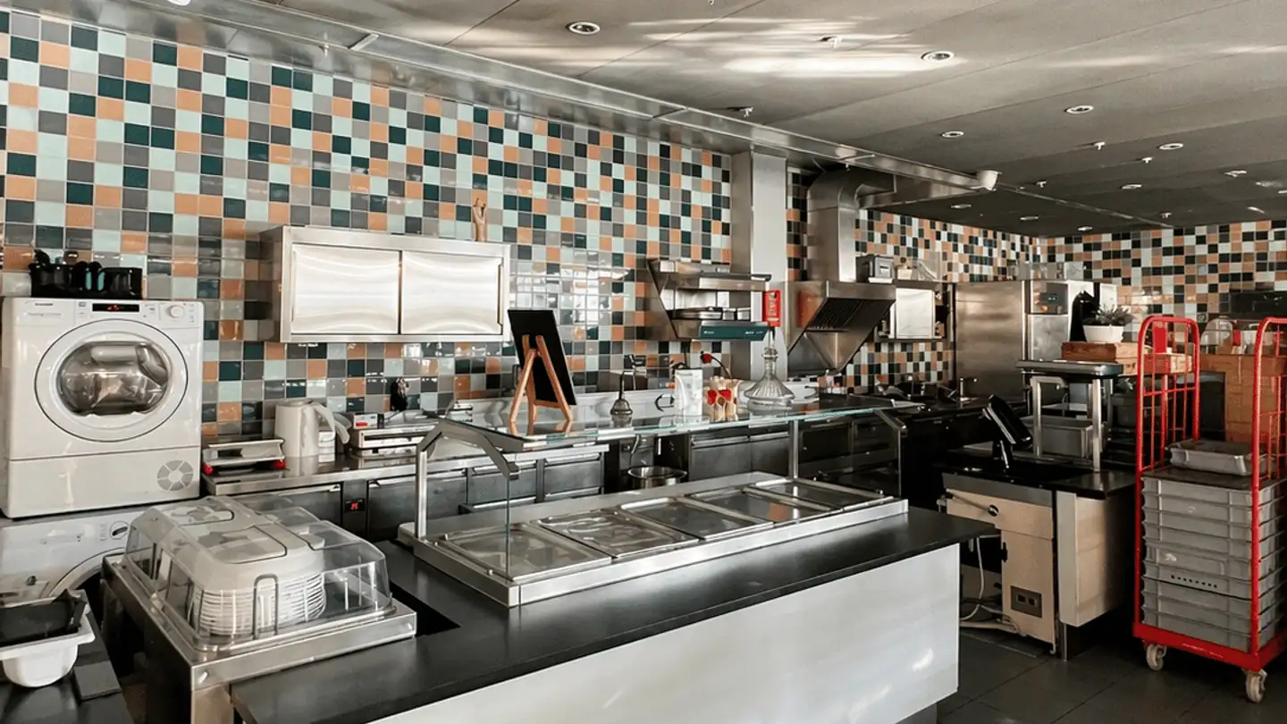 Restaurant for rent - Industriestrasse 171, 8957 Spreitenbach