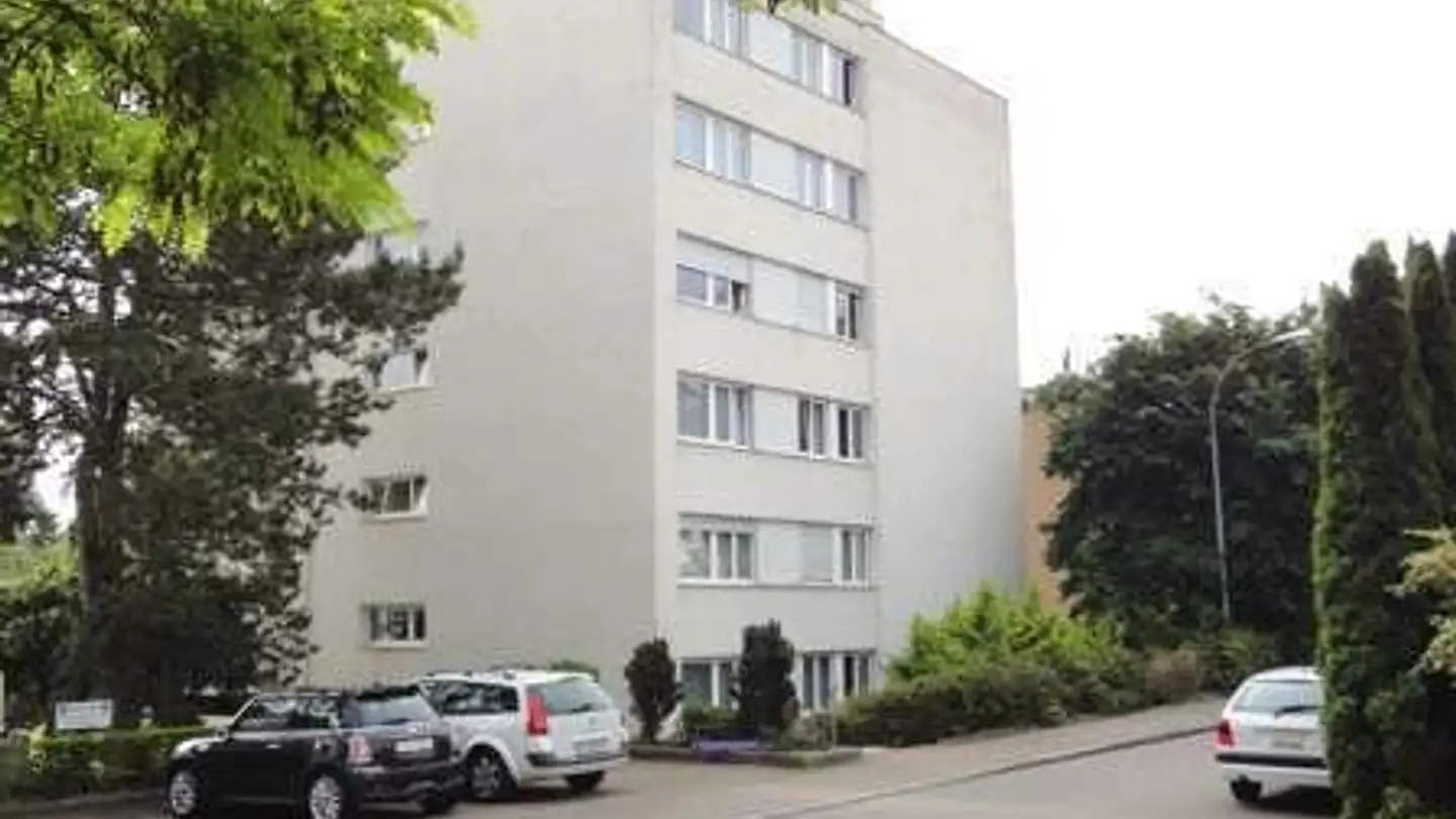 Tiefgaragenstellplatz mieten - Albulastrasse 9, 8200 Schaffhausen