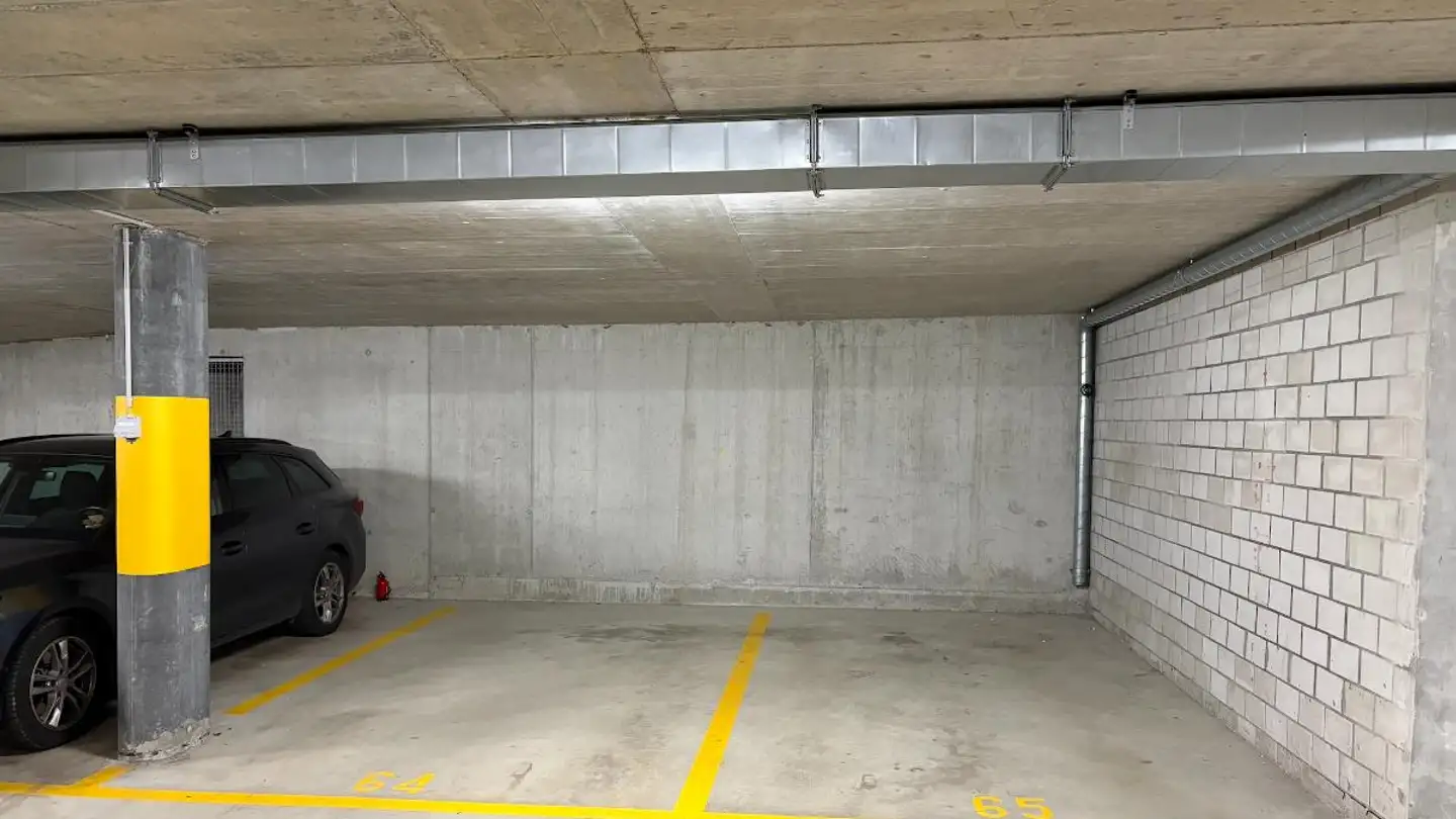 Tiefgaragenstellplatz mieten - Bachmannweg 47, 8046 Zürich