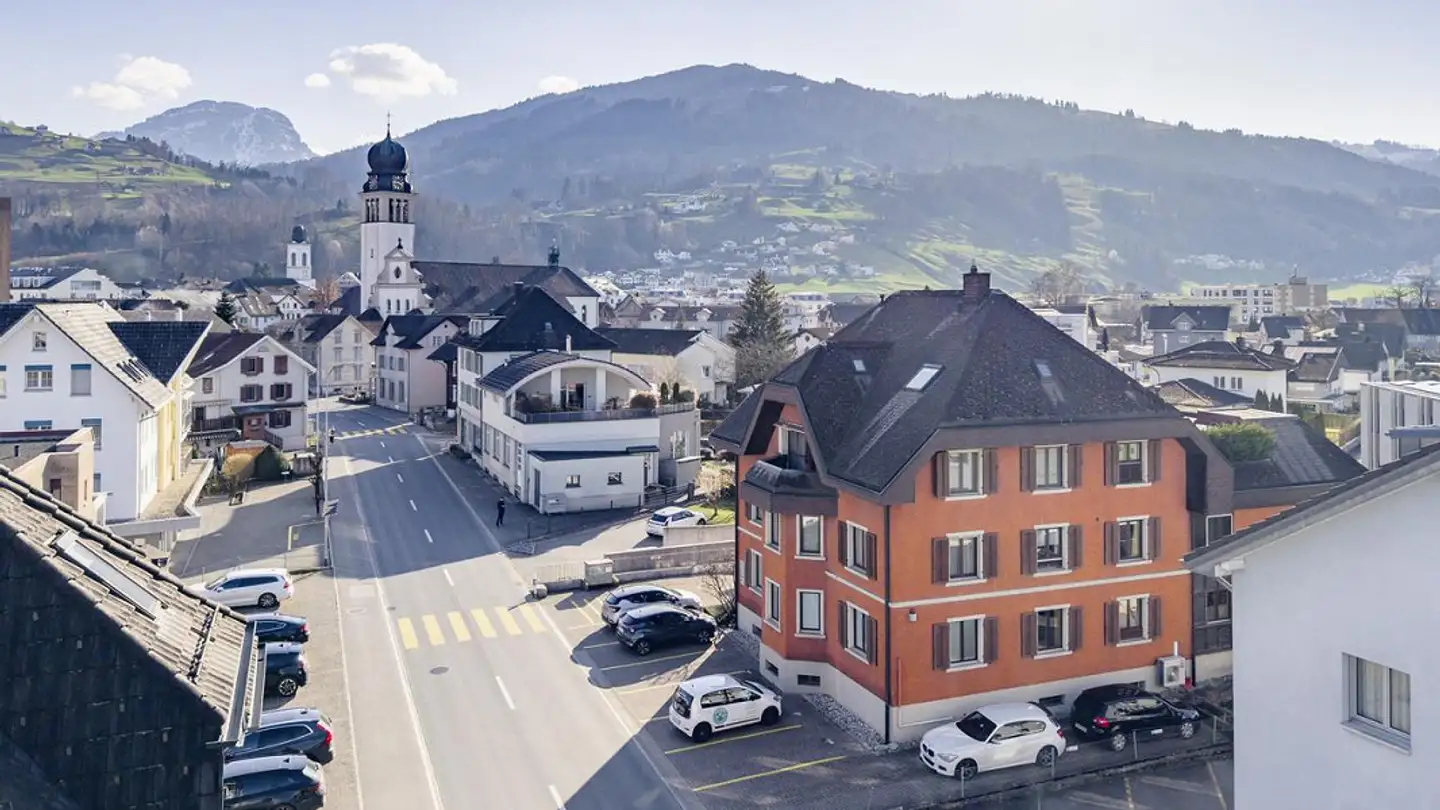 Edificio ad uso misto in vendita - Bahnhofstrasse 27, 8854 Siebnen