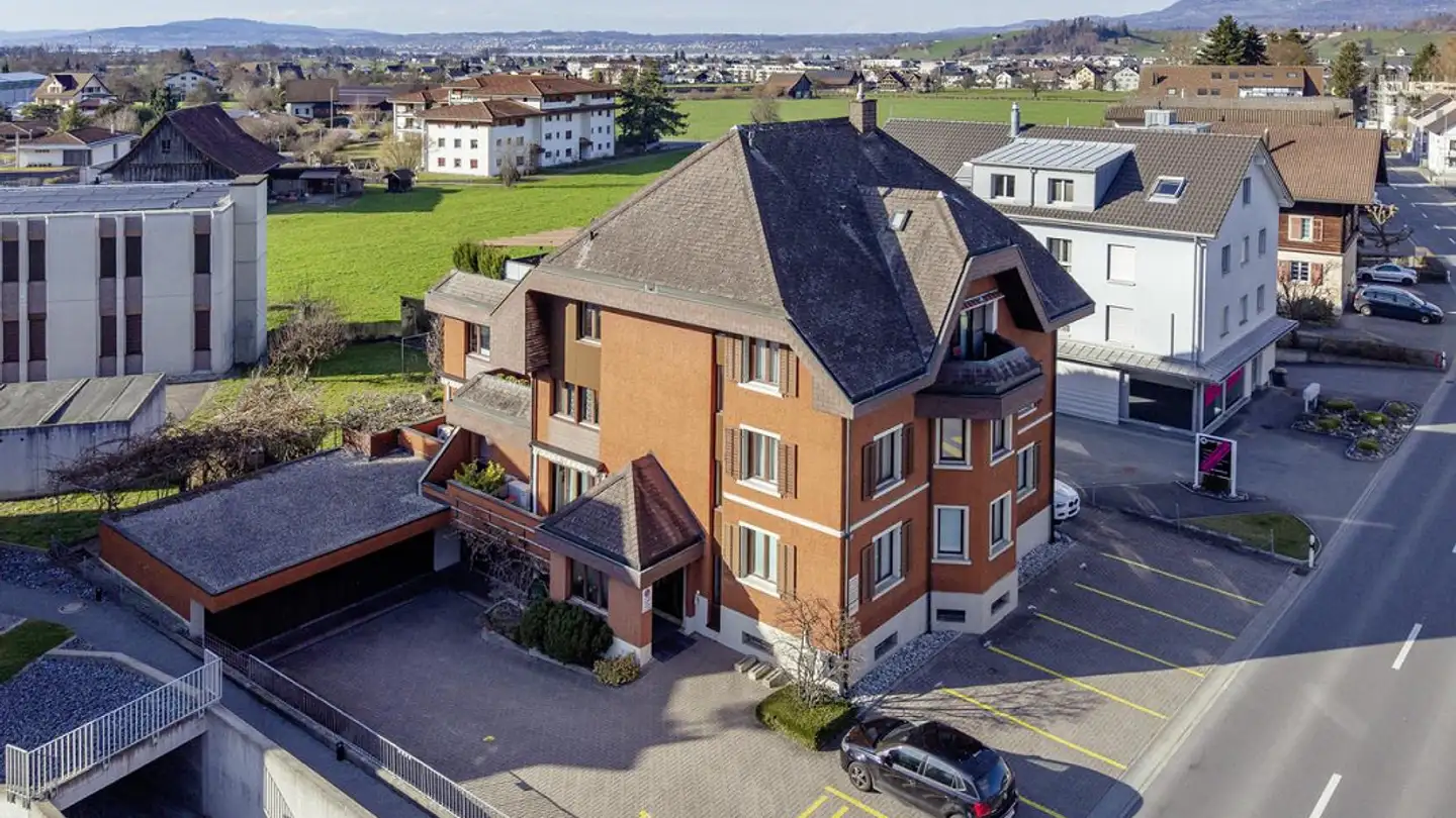 Edificio ad uso misto in vendita - Bahnhofstrasse 27, 8854 Siebnen - Foto 2