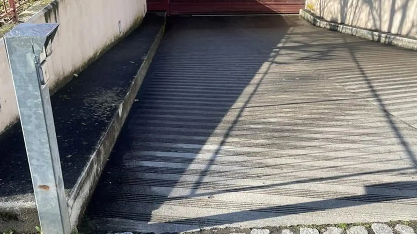 Parkplatz im Freien mieten - Chemin Du Stade 9, 1252 Meinier