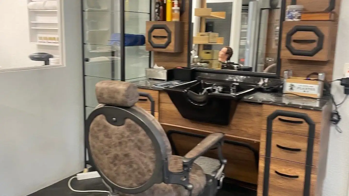 Hairdresser for rent - Eichholz-Strasse 2, 3084 Wabern