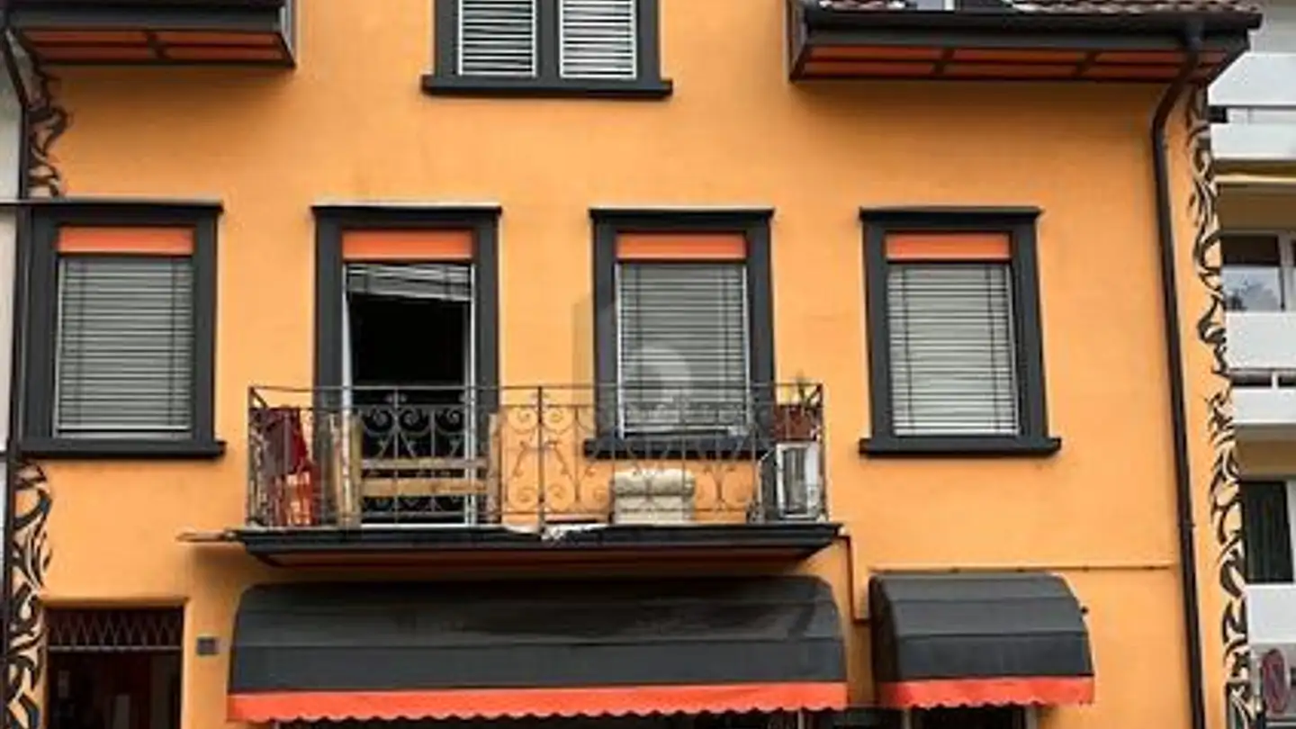 Mixed-use building for sale - 2540 Grenchen