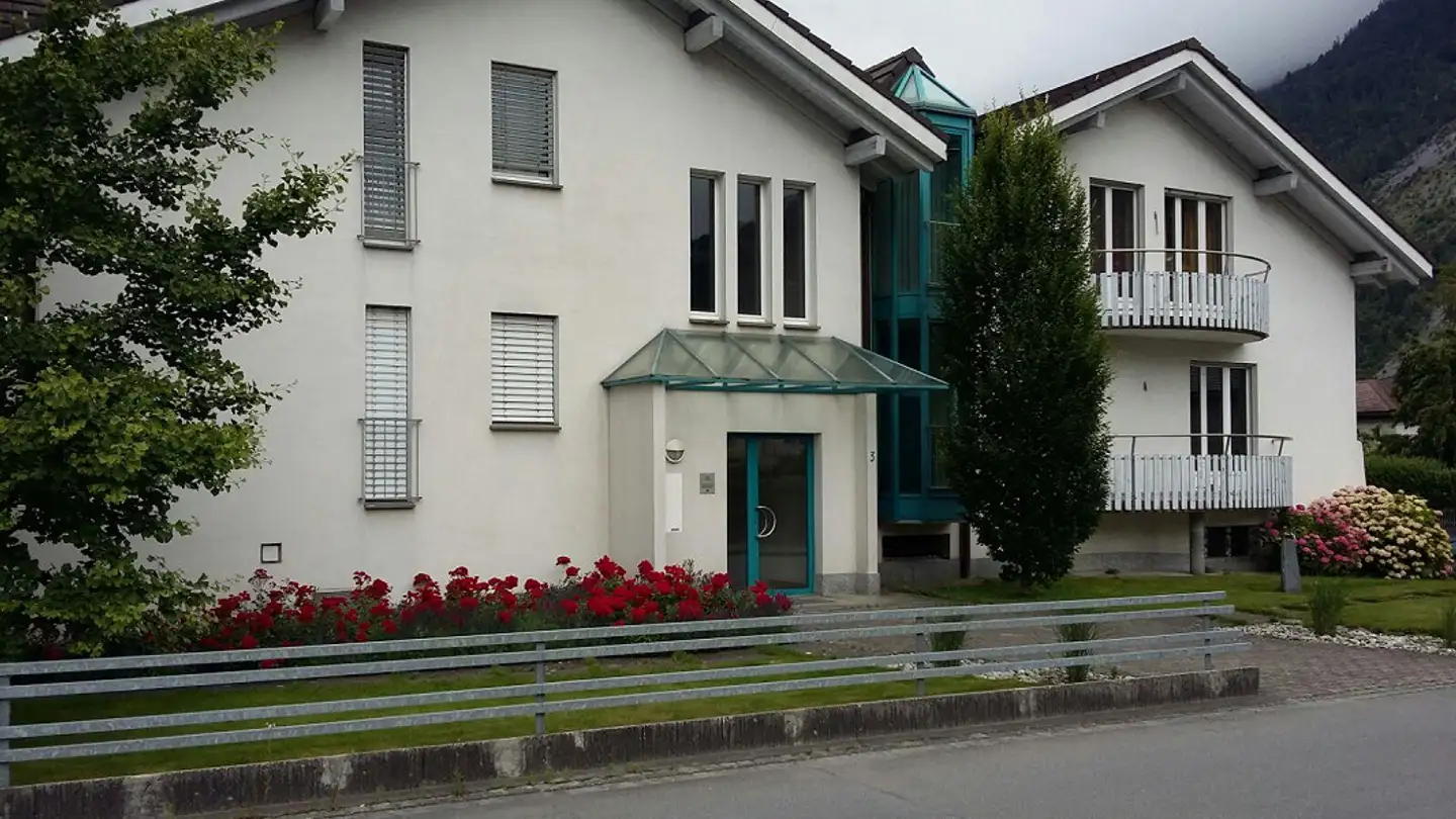 Outdoor parking space for rent - Schöneggstrasse 3, 7012 Felsberg