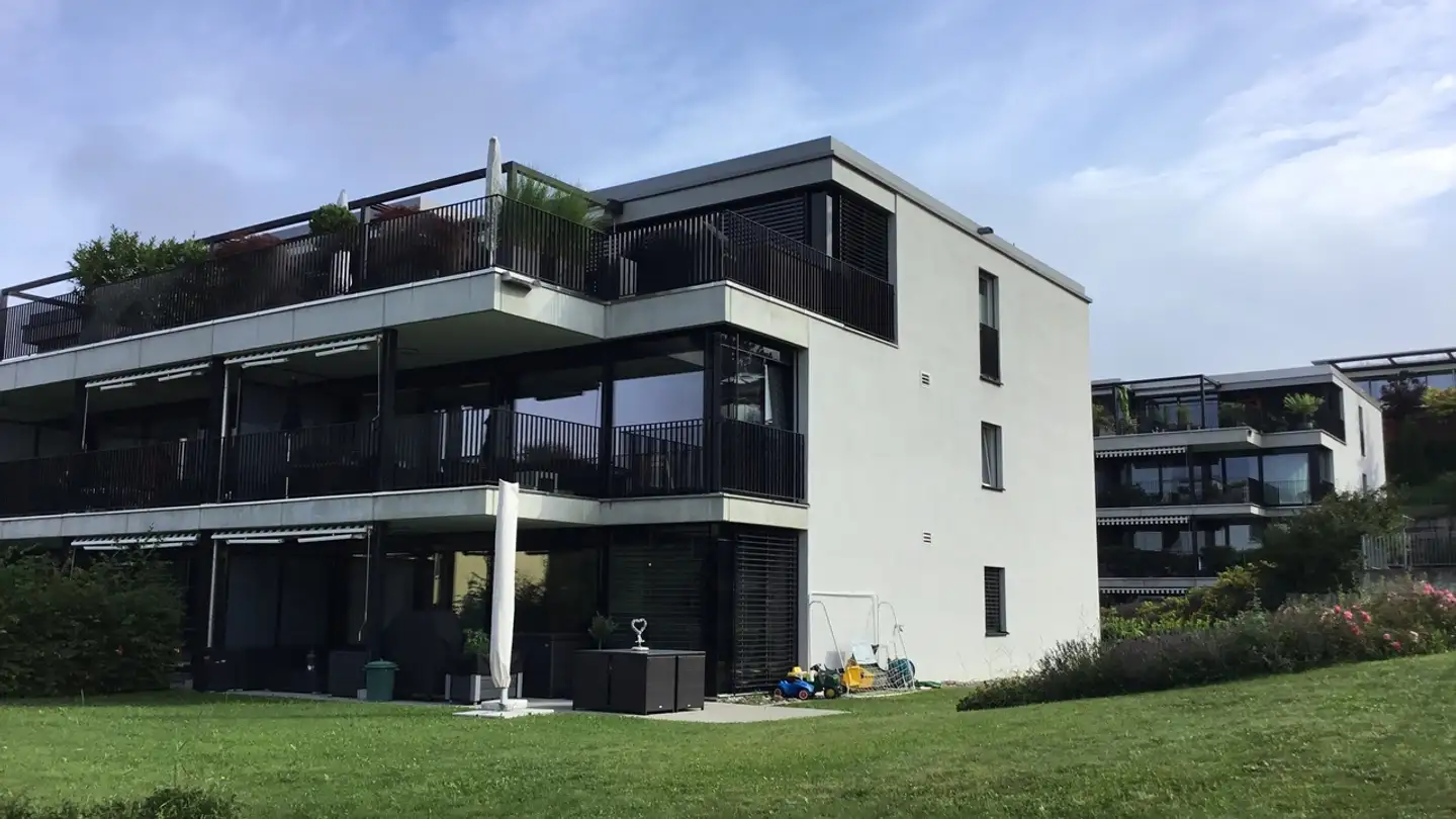 Tiefgaragenstellplatz mieten - Bützenstrasse, 8185 Winkel