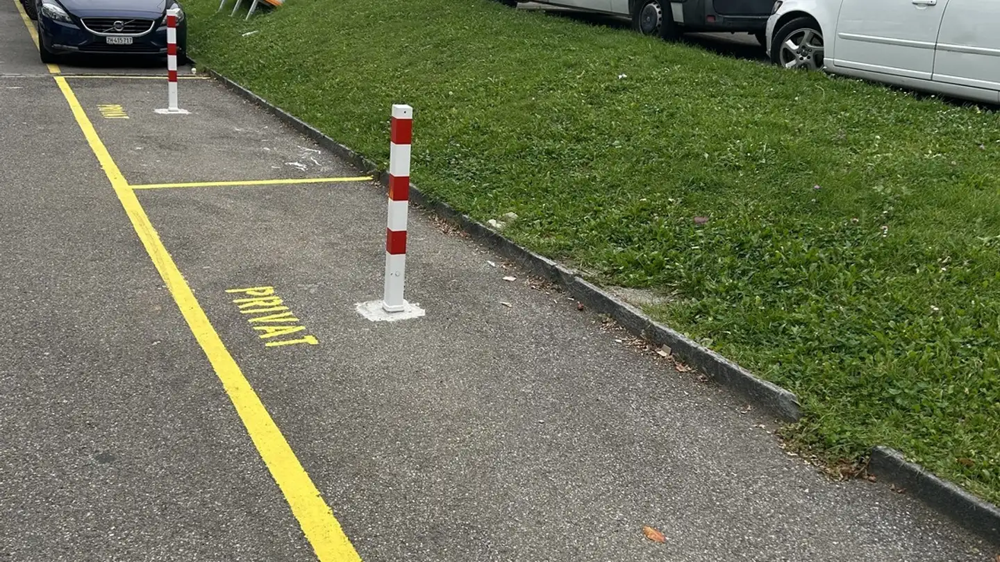 Parcheggio esterno in affitto - Freihofstrasse 1, 8048 Zürich