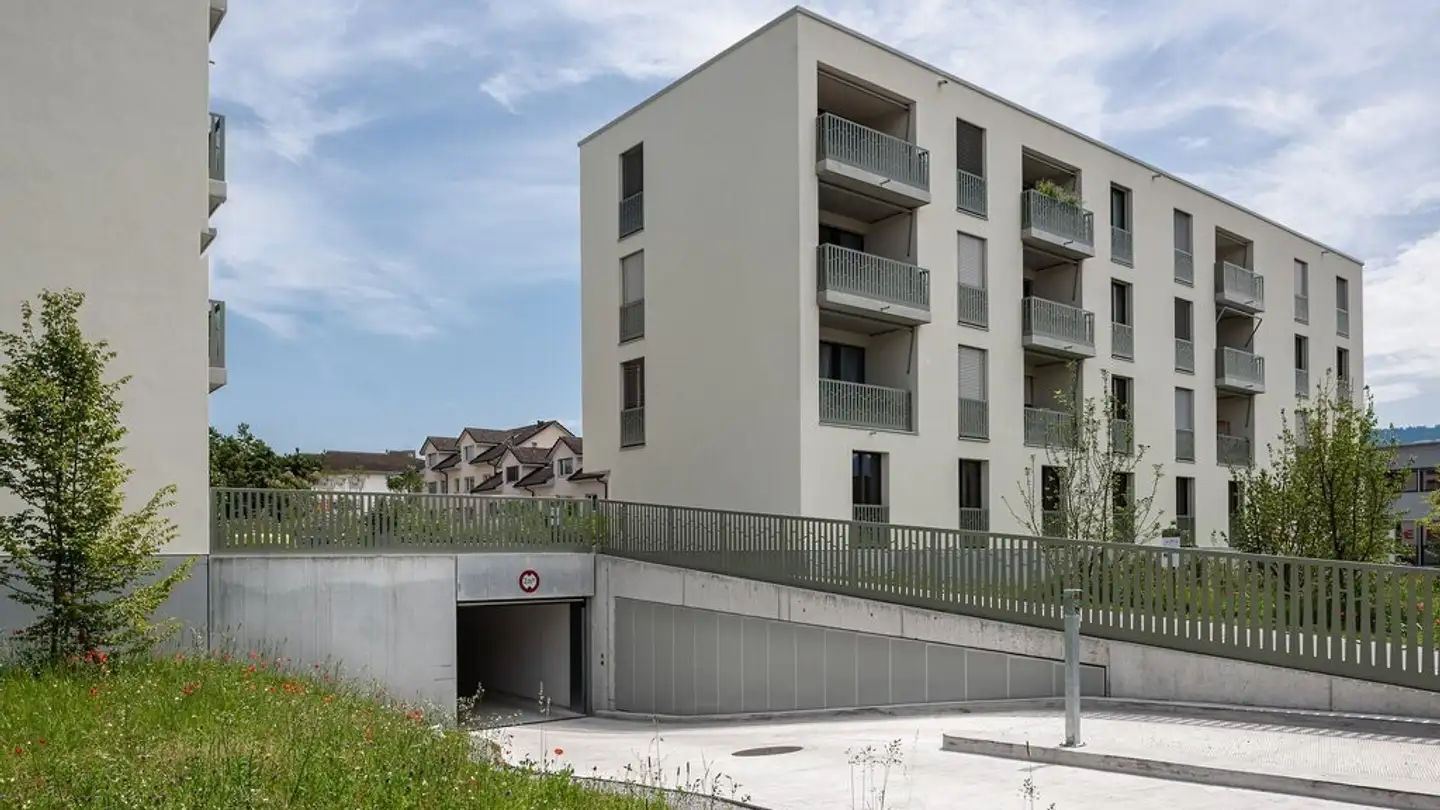 Place de parking souterraine à louer - Eichfeldstrasse, 8645 Jona