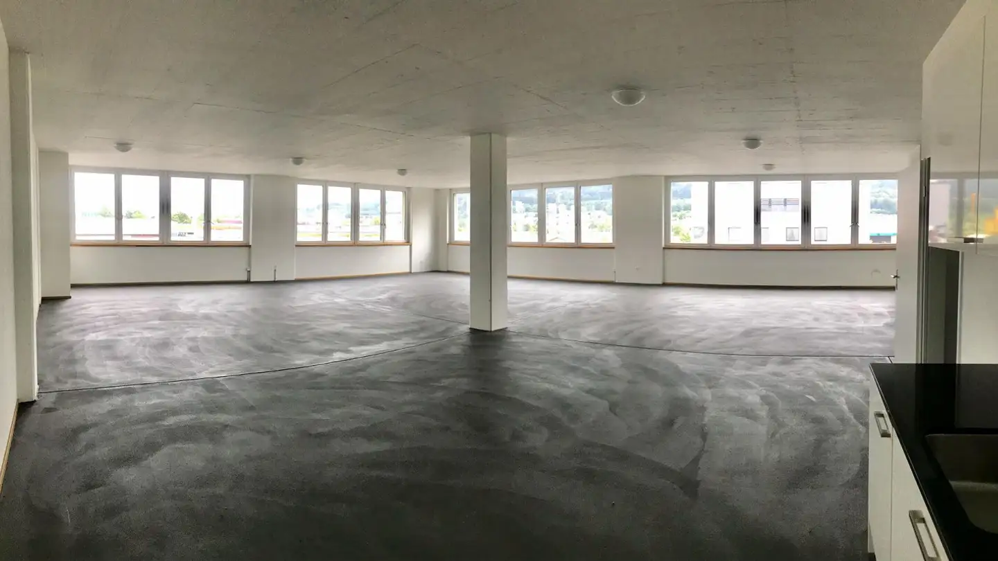 Commercial à louer - Moosäckerstrasse 75, 8105 Regensdorf