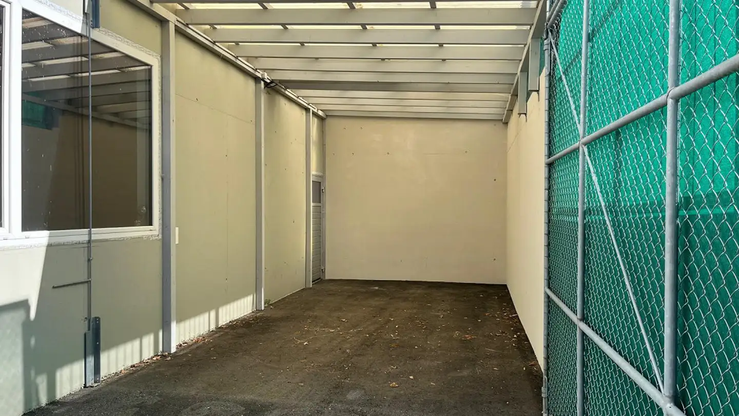 Überdachter Parkplatz mieten - Turnplatzweg 143, 4497 Rünenberg