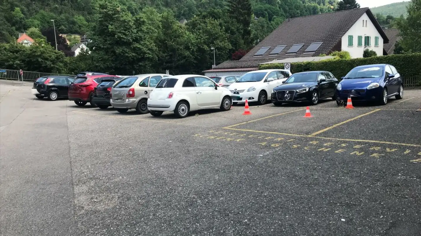 Place de parking extérieure à louer - Gestadeckplatz 4, 4410 Liestal