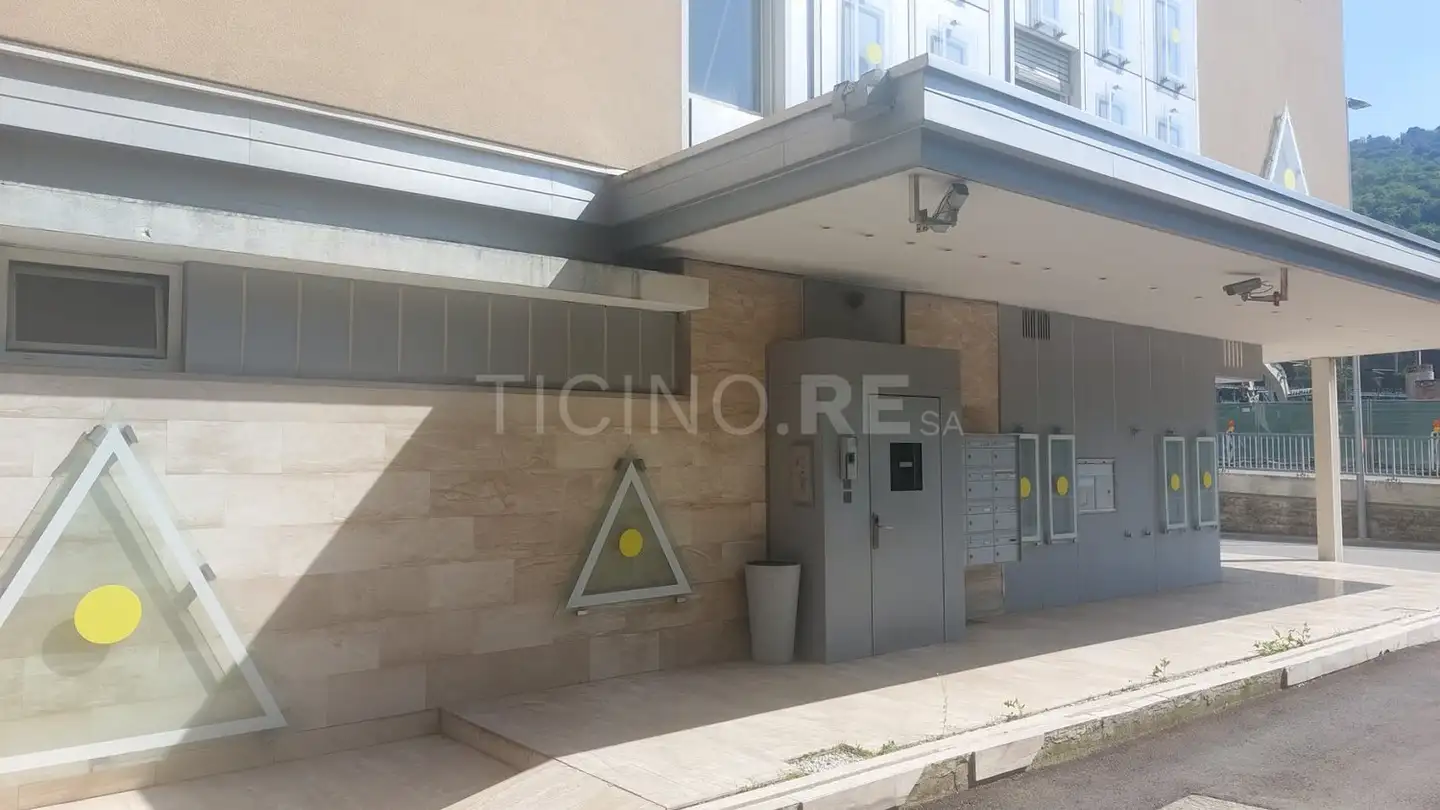 Kaufhaus kaufen - Via Livio 12, 6830 Chiasso