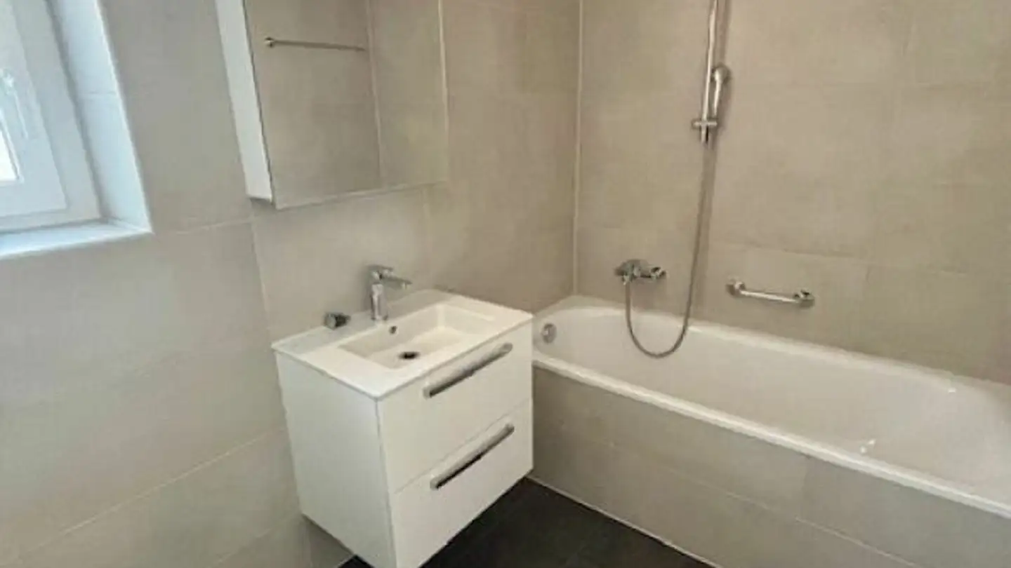 Apartment for rent - Chemin De La Vesenaye 4, 1896 Vouvry - Photo 4