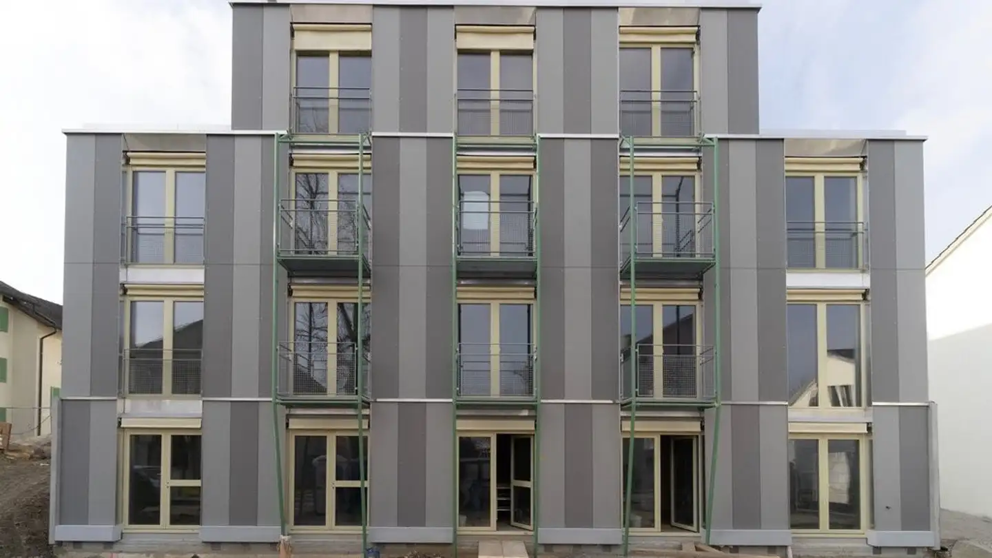 Tiefgaragenstellplatz mieten - Silvrettaweg, 8048 Zürich