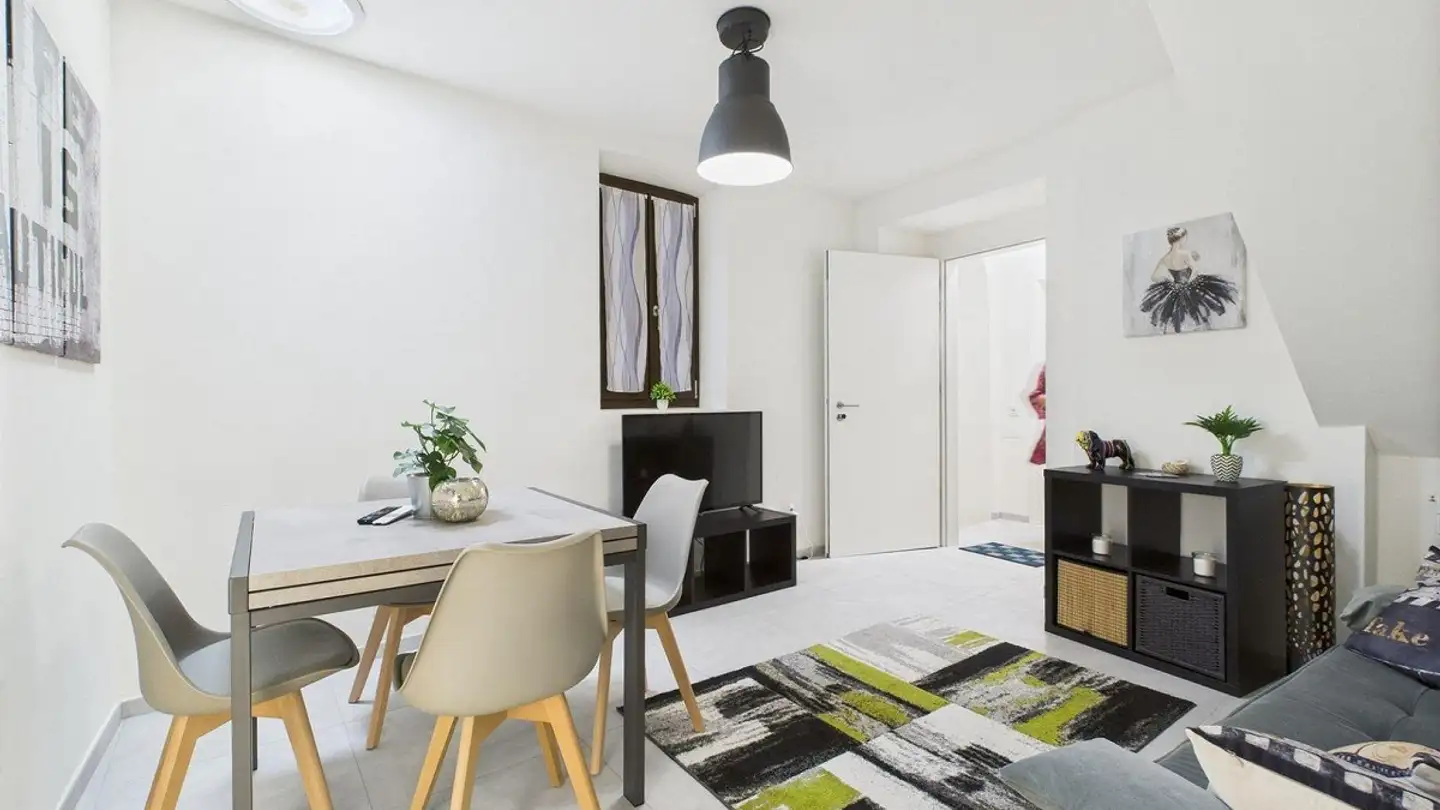 Residential building for sale - 6922 Morcote