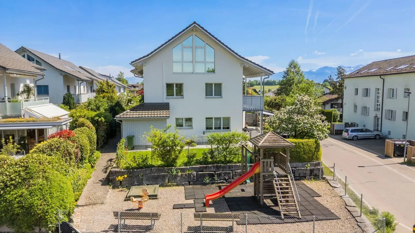 Maison jumelle à vendre - Blumenbergstrasse 6c, 8633 Wolfhausen