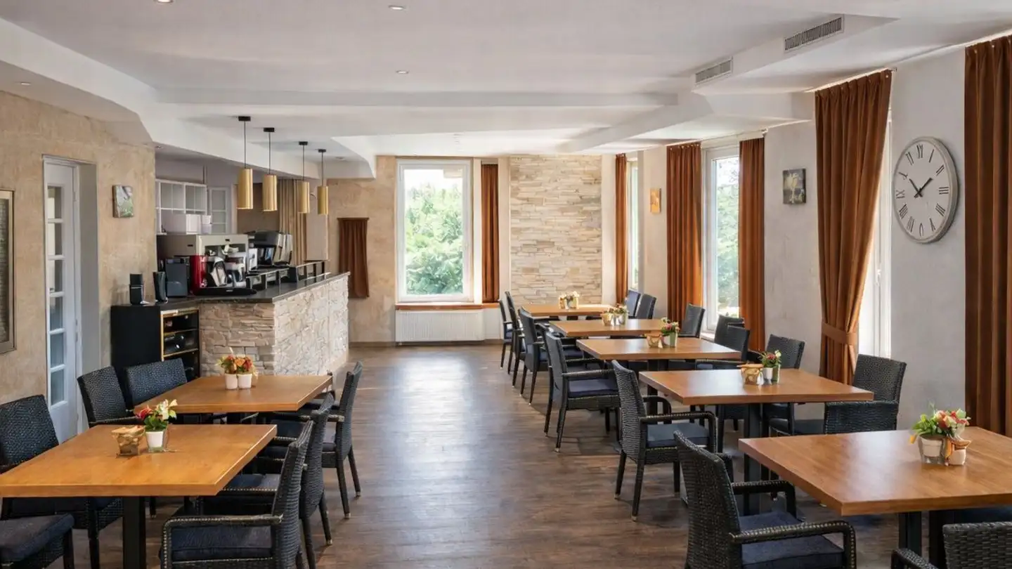 Restaurant à louer - Rheinfallweg 10, 8447 Dachsen