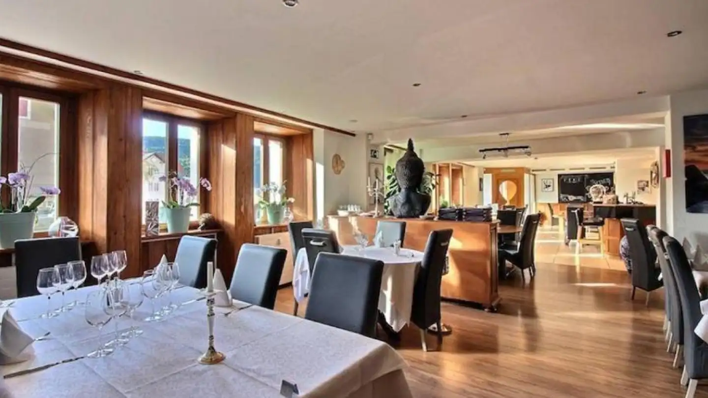 Hotel for sale - 1347 Le Sentier
