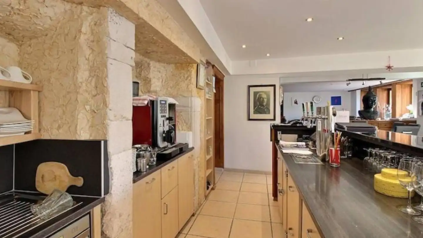 Hotel for sale - 1347 Le Sentier - Photo 4