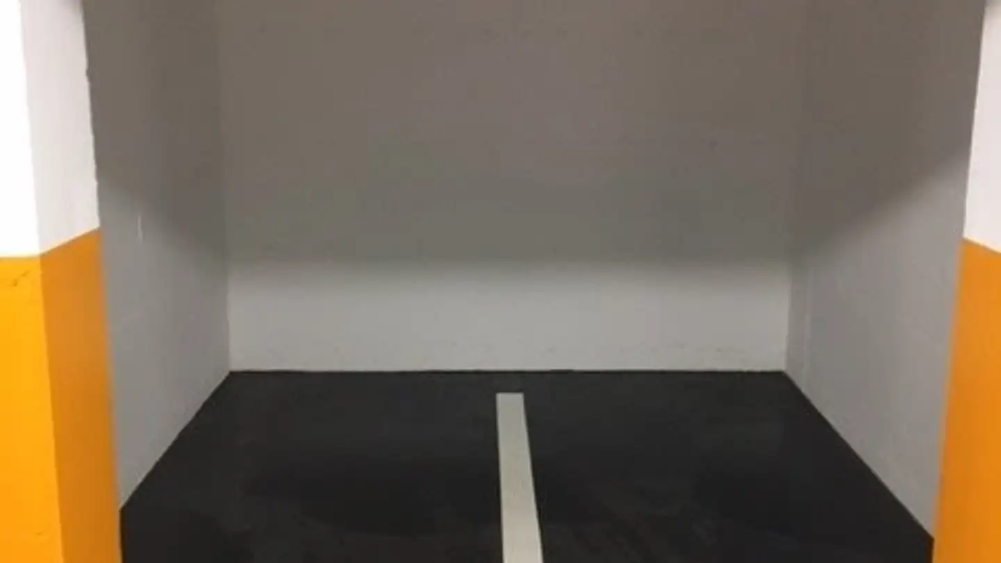 Überdachter Motorradparkplatz mieten - Kellerstrasse 10, 6005 Luzern